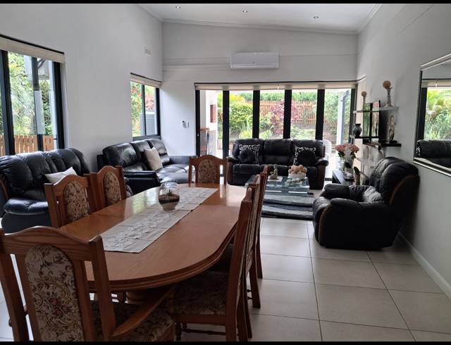 4 BEDROOM HOUSE FOR SALE IN PALM LAKES ESTATE